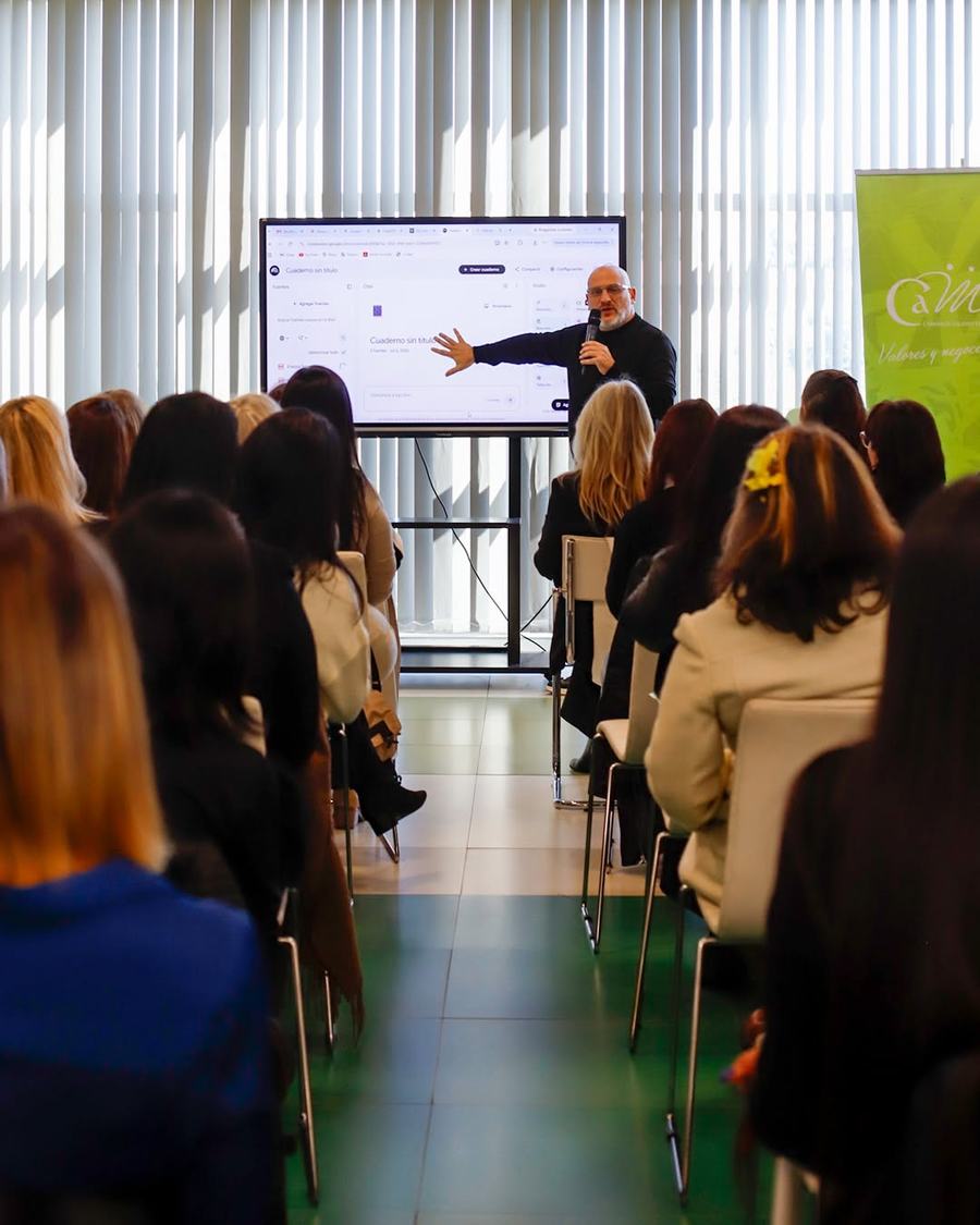 Capacitación en gestión digital para emprendedoras