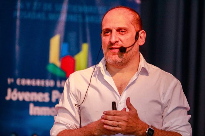 Gerardo Levisman en una conferencia